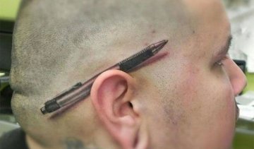 У любителей тату появился "сверхреалистичный" тренд