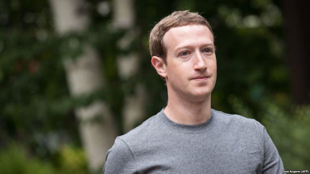Злом Facebook: Цукерберг навішав локшини на вуха наївним користувачам