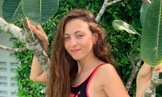 Дочь Поляковой заинтриговала роскошным букетом: майская роза, мамина копия