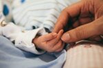 Які шанси вижити у немовляти, чия мама пила і курила - медики ошелешили висновком