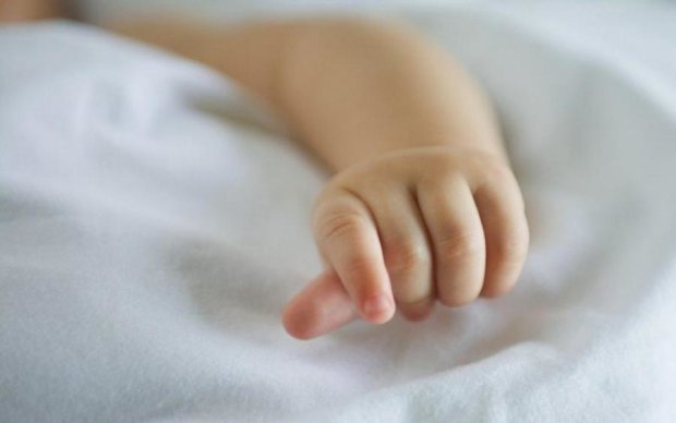 Жажда жизни: погребенный заживо младенец выжил
