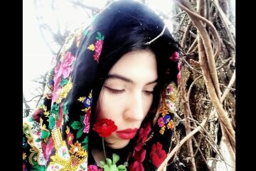 Хмельничанки в украинских хустках заворожили сеть: "Невероятные красавицы"