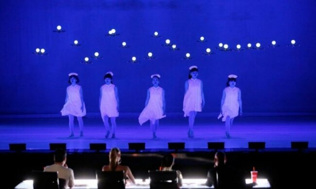 Японки на шоу талантів станцювали у супроводі дронів