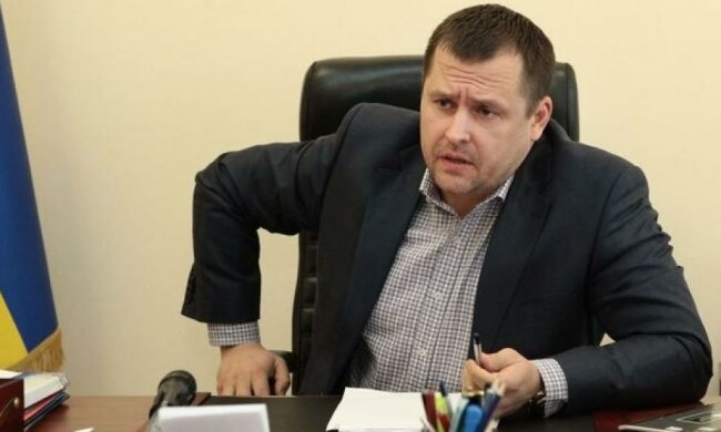 Власти Днепра выписали себе премии 800% оклада, учителям - 10%