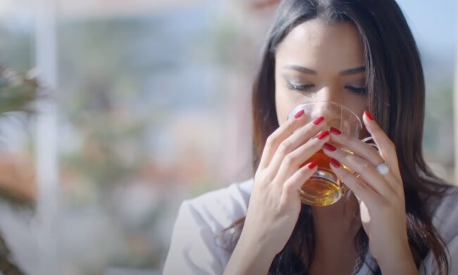 Чай для бодрости. Фото: Youtube