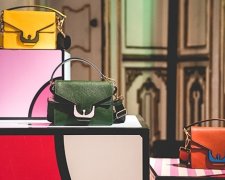 Coccinelle створив колекцію супергеройських сумок