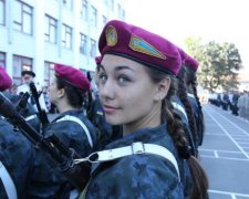 Українські прикордонниці спокусили мережу гарячими танцями: відео