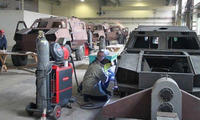 Львівський бронетанковий почав серійне виробництво бронемашини "Дозор-Б"