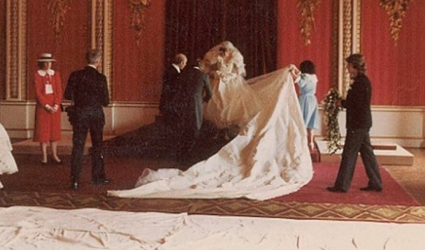 Ексклюзивні світлини весілля принцеси Діани і принца Чарльза (фото)