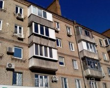 Ребенка, который выпал с седьмого этажа, спасла "рука Бога"