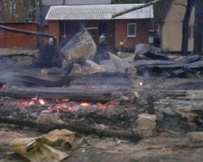 На Харківщині згоріли п'ять літніх будиночків (фото)