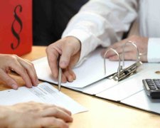 Українцям дозволили не платити за кредитами