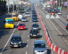 Київ паралізований, машини "грають" у тетріс: які вулиці краще об'їхати