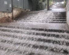 Навіть погода ненавидить окупантів: Сімферополь поплив