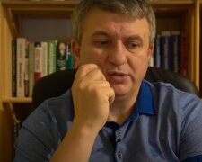 Политолог Юрий Романенко выступил с неожиданным обещанием: "Зеленского посадят"