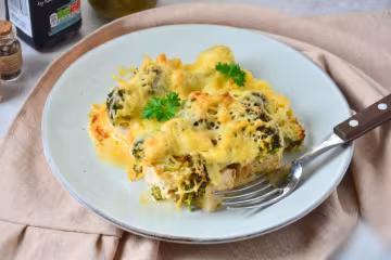 Курка з броколі під сиром, фото lefood