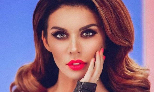 Седокова в синяках рассказала свои секретики на радио