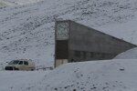 Украинцев ждут голодные годы? Тонны наших запасов спрятали в вечной мерзлоте, кадры с секретного объекта