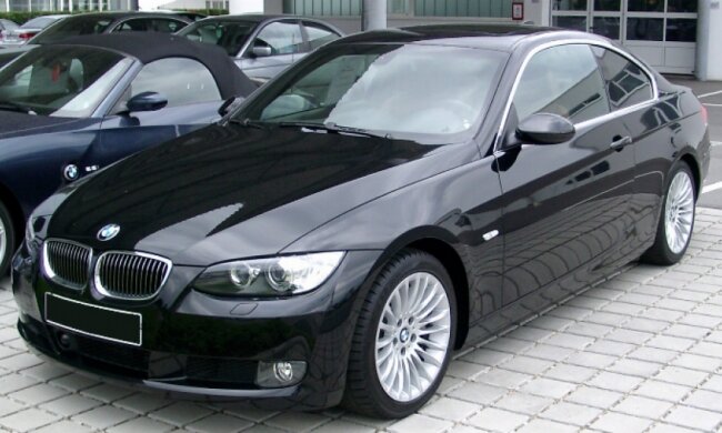 Винницкий офицер за украденные у бойцов деньги купил BMW