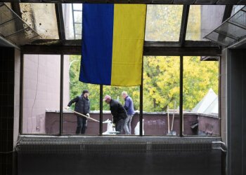 Пошкоджений корпус КНУБА після нічної атаки дронів