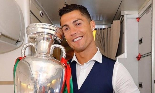 Роналду пожертвував призові за перемогу на Євро-2016 дітям