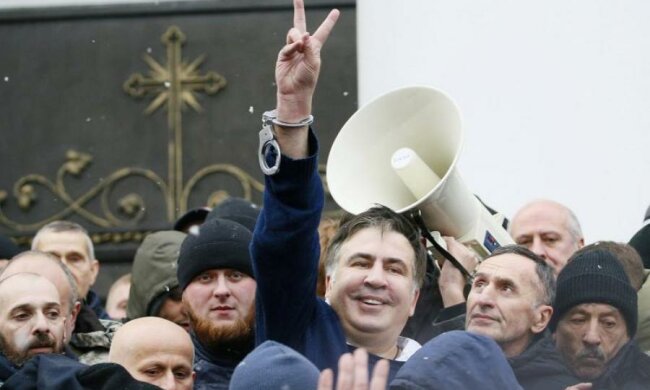 Саакашвили привлек миграционную службу к суду: прямая трансляция
