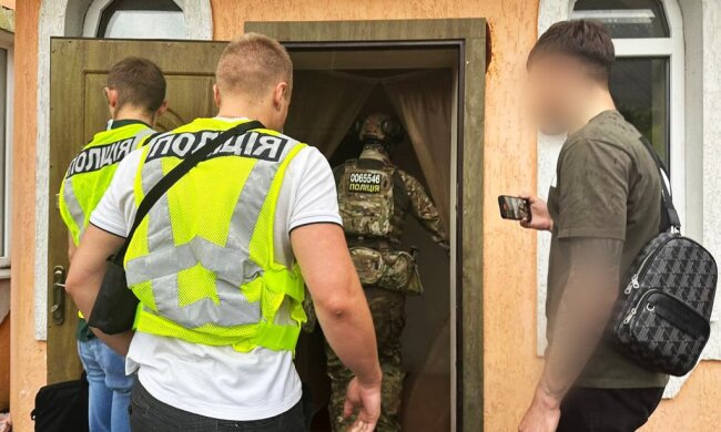 поліція викрила організовану групу шахраїв