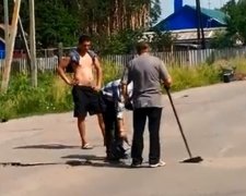На YouTube сміються з ремонту доріг по-російськи