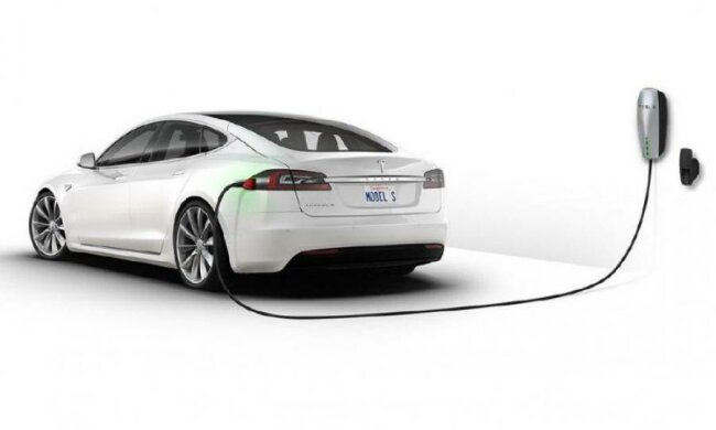 Tesla здивувала дешевизною експлуатації електрокарів