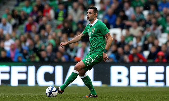 Известный защитник насмешил фанатов курьезным автоголом: видео