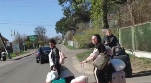 Украинцы вышли из обсервации, скриншот видео