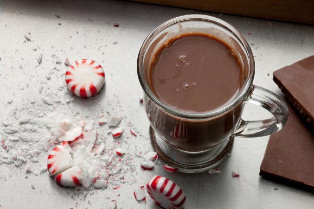 цієї зими ви не змерзнете: рецепт гарячого шоколаду з м'ятою