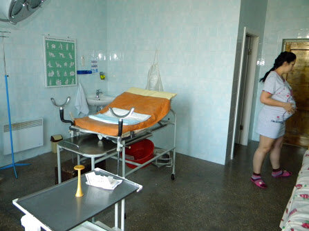 Можно родить раньше срока: в Мелитополе беременным устроили игры на выживание