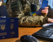 Пограничники проверяют документы