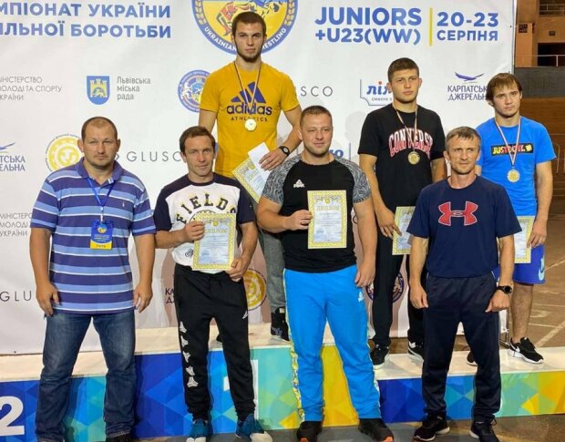 Тернополянин взял "золото" на чемпионате Украины по вольной борьбе - стальной кулак