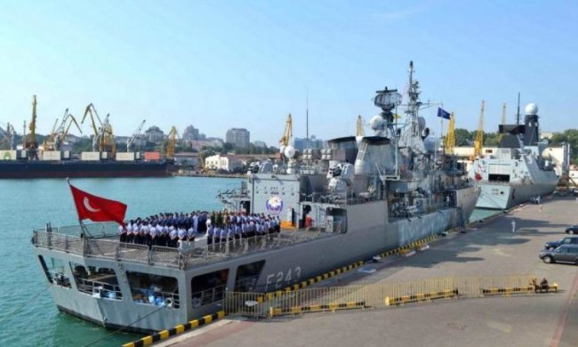 Морські порти перетворилися на золоте дно для влади, - думка