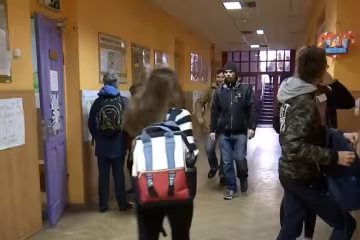 Школярі, скріншот: YouTube