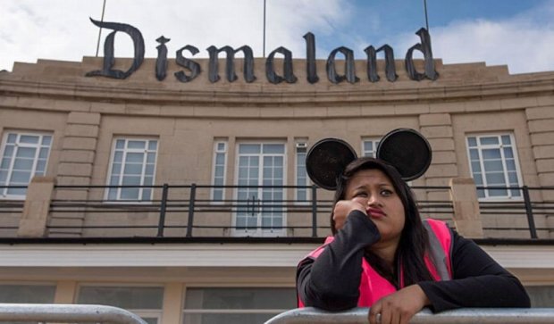 Британці відкриють похмурий "Диснейленд" із сатиричними атракціонами (фото)