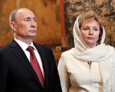 Очень по-царски: в сети показали, чем Путин откупился от бывшей