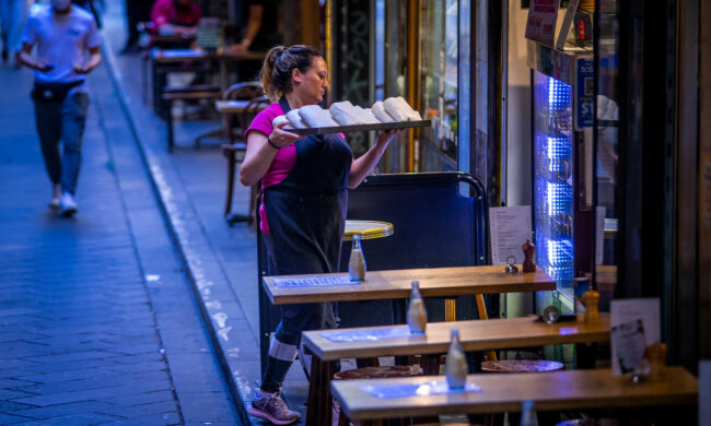 Работа в кофейне, фото: Getty Images