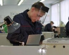 Почему преподавателю с 22-летним стажем не хотят платить положенные надбавки?