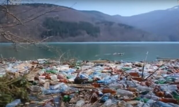 мусор на Закарпатье, скриншот с видео