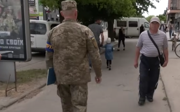 Мобілізація у вересні: як будуть вручатися повістки й кому випишуть штрафи