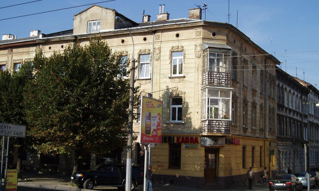 Садовий перетворив Львів у місто "мокрих ніг", пересідайте на гондоли: кадри скандалу