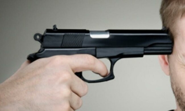Закарпатський суддя вистрелив собі в скроню