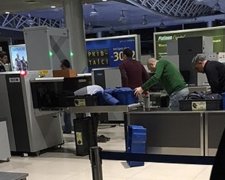Турецькі туристи 17 годин голодували у харківському аеропорті