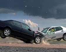 П'ять машин вщент: страшна аварія поставила на вуха українське місто