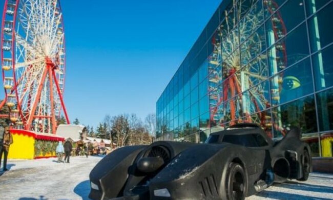 "Бетмобіль" в парку Горького