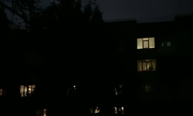 Выключение света, скриншот из видео