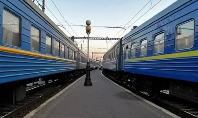Поїзд до Одеси затримується через бойові дії
